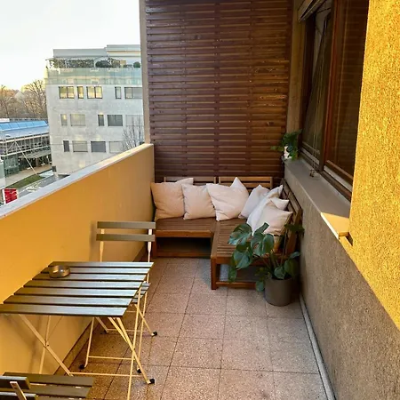 Zentrale Mit Parkplatz شقة