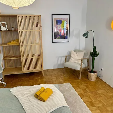 Apartment Zentrale Mit Parkplatz