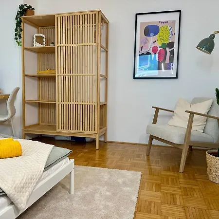Zentrale Mit Parkplatz Apartamento *