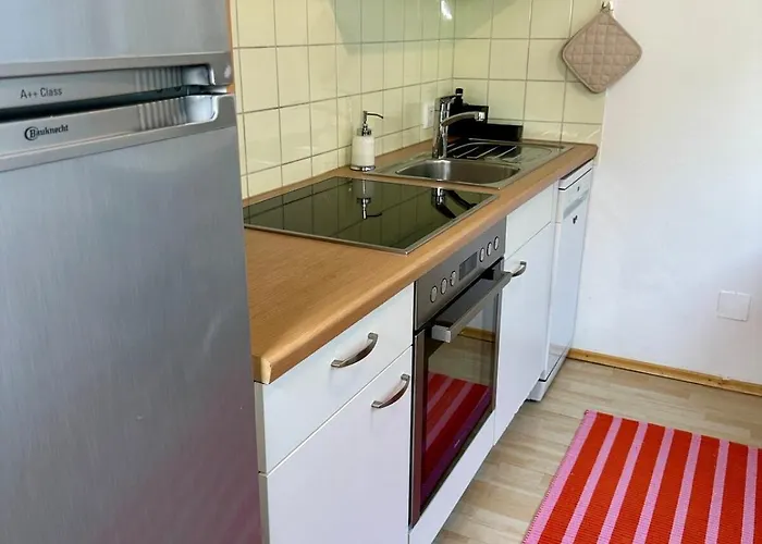 Zentrale Mit Parkplatz Apartamento *